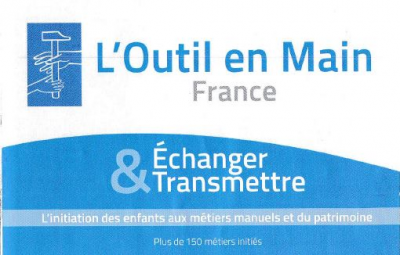 ANIMER,ORGANISER LES ACTIVITES DE L'ATELIER DE TRAVAUX MANUELS A DESTINATIONS DES ENFANTS (9-16ans)
